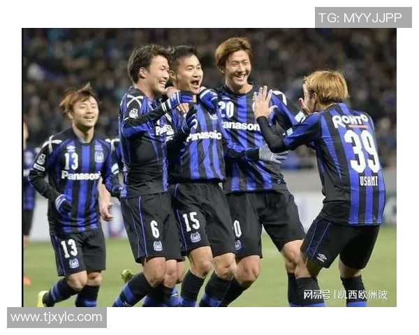 功夫足球明星与林中豹展开激烈对决谁将赢得这场奇幻之战 功夫足球明星与林中豹展开激烈对决谁将赢得这场奇幻之战