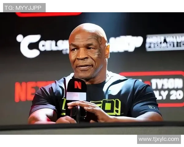 泰森与足球明星同框合影展现体育巨星的友谊与激情